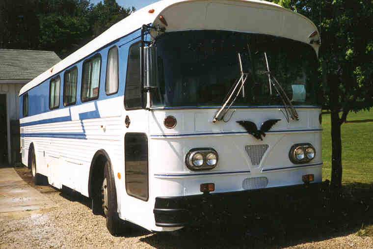 bus.jpg (34465 bytes)